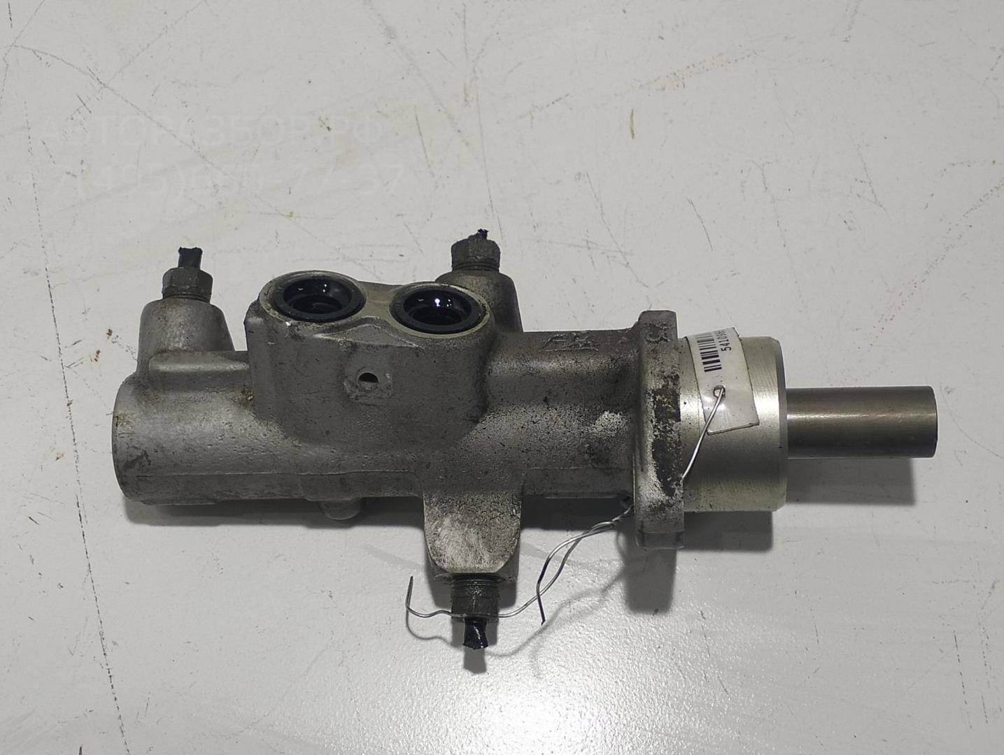 Цилиндр тормозной главный