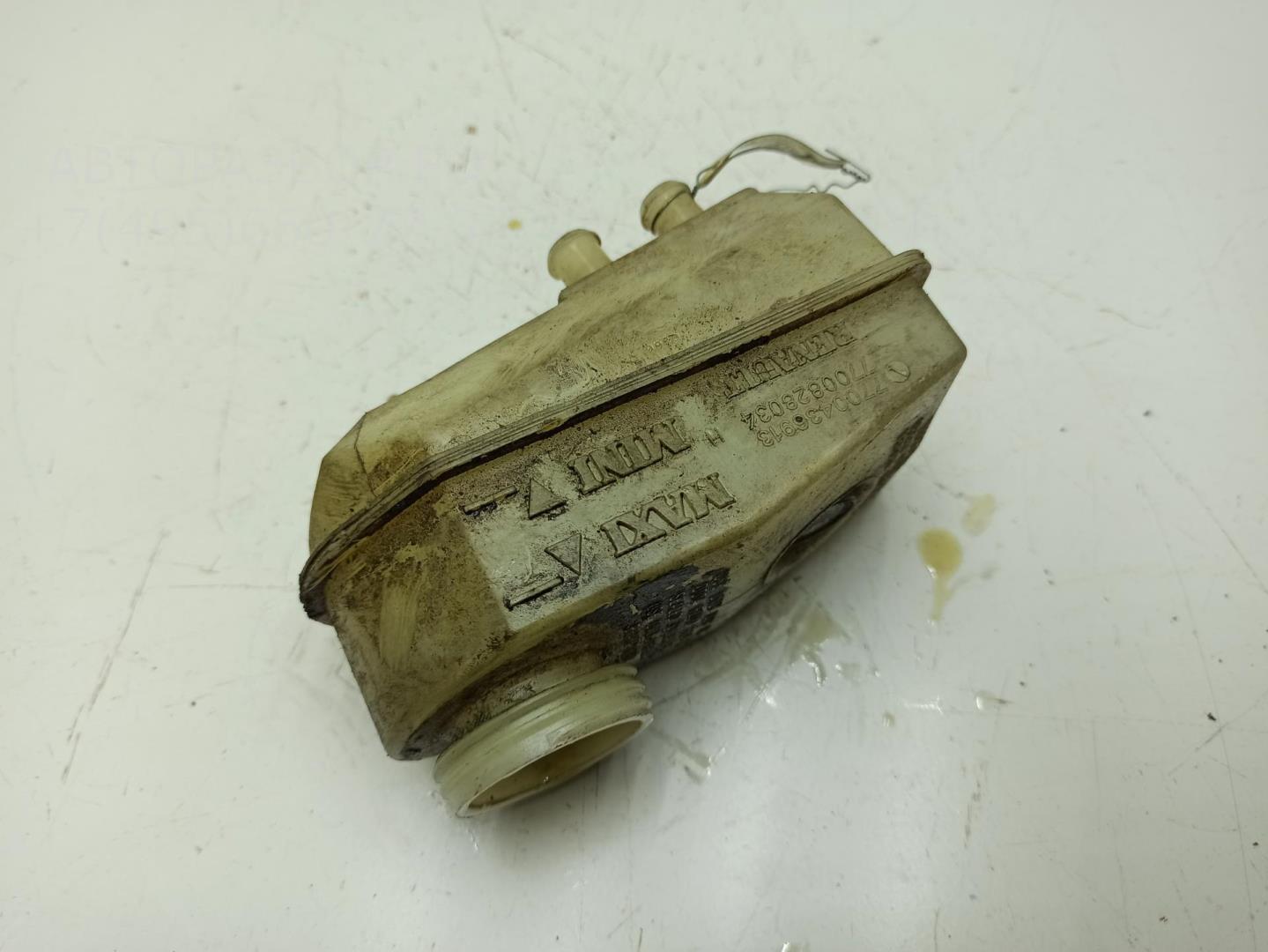 Бачок главного тормозного цилиндра