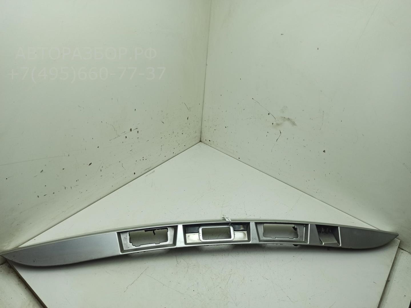 Накладка крышки багажника