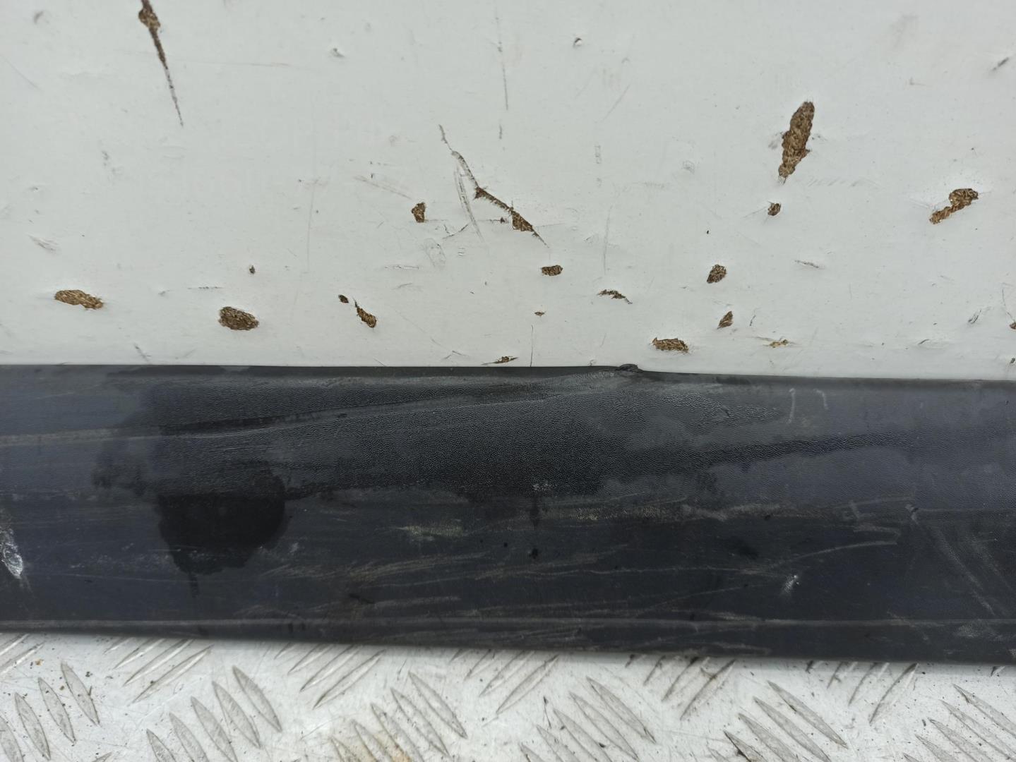 Накладка двери задней правой