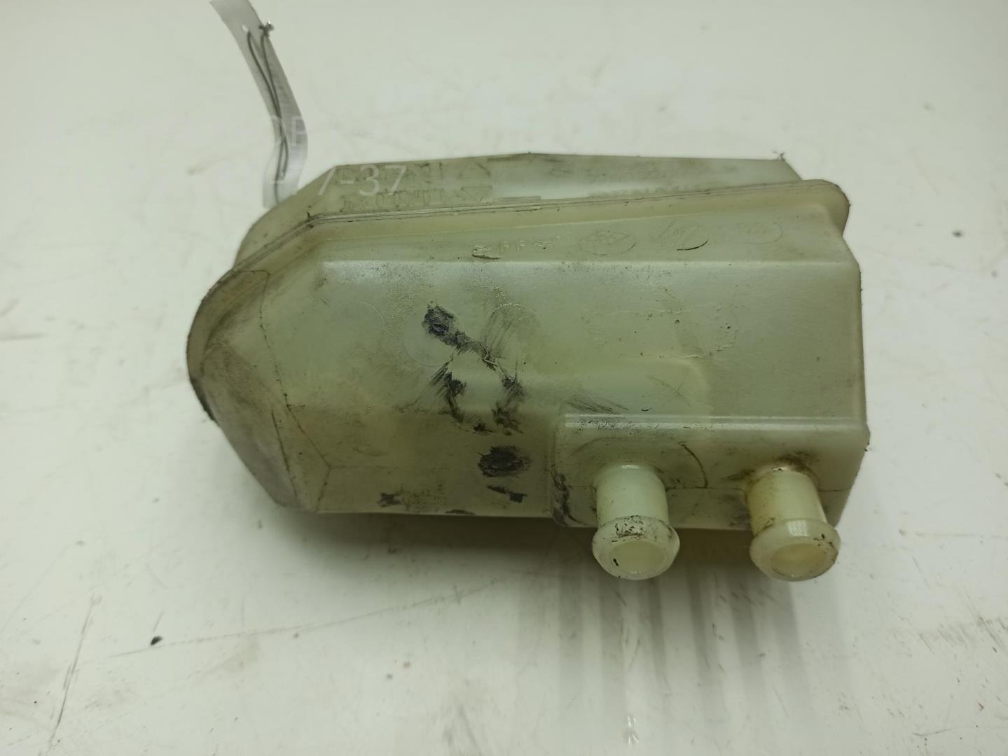 Бачок главного тормозного цилиндра