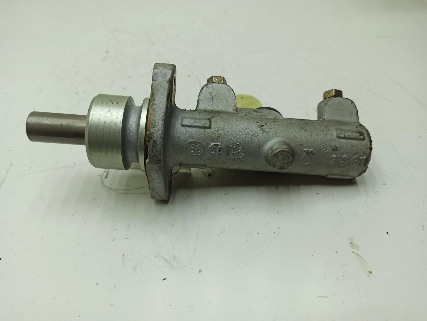 Цилиндр тормозной главный