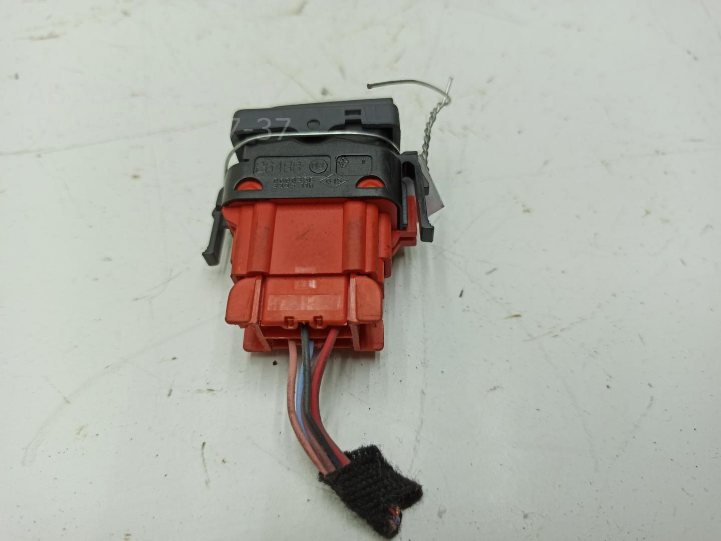 Кнопка центрального замка