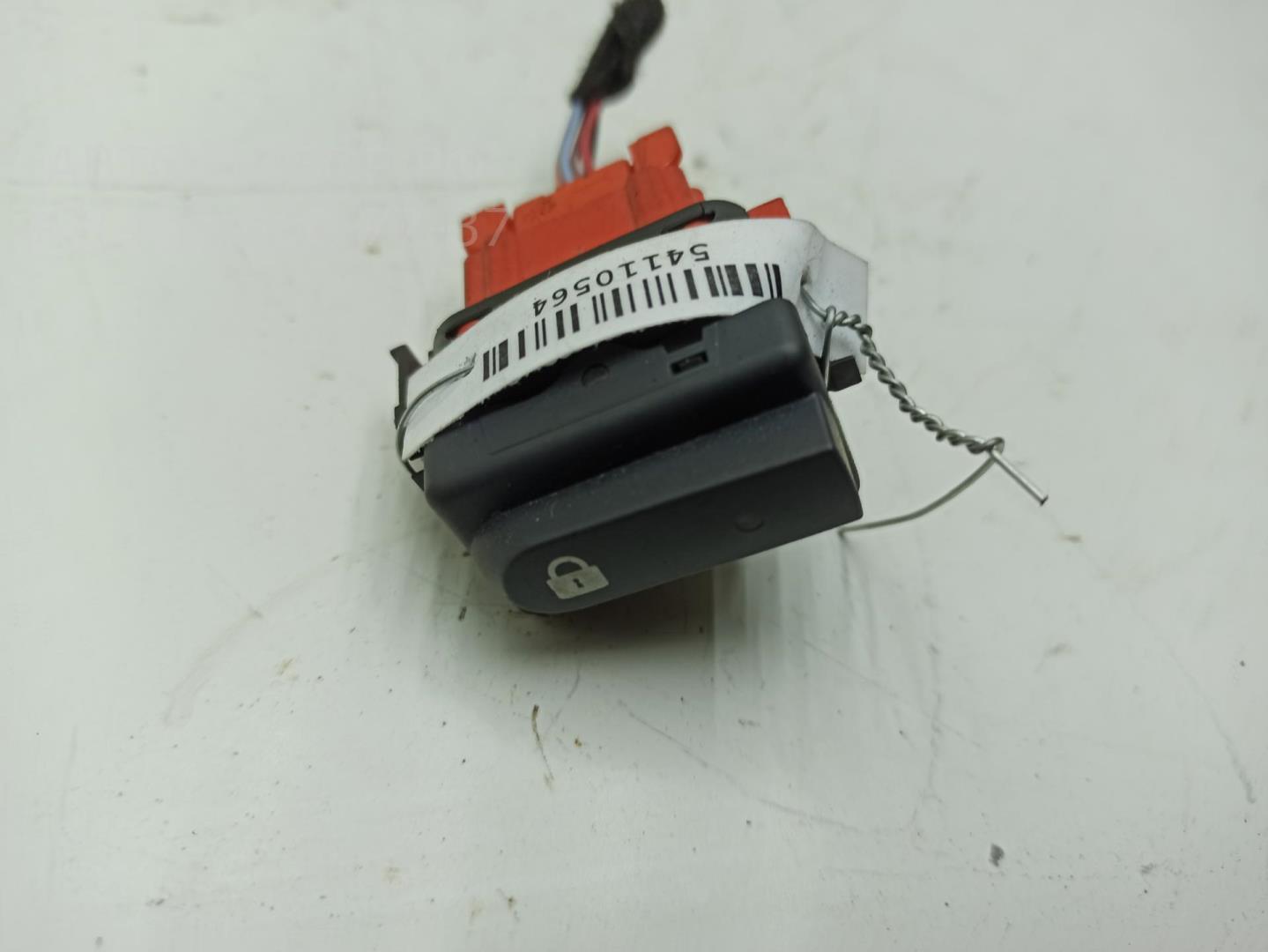 Кнопка центрального замка