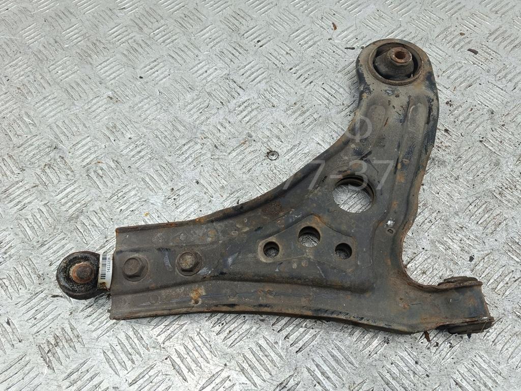Рычаг передний правый