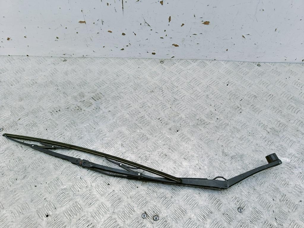 Поводок стеклоочистителя передний левый