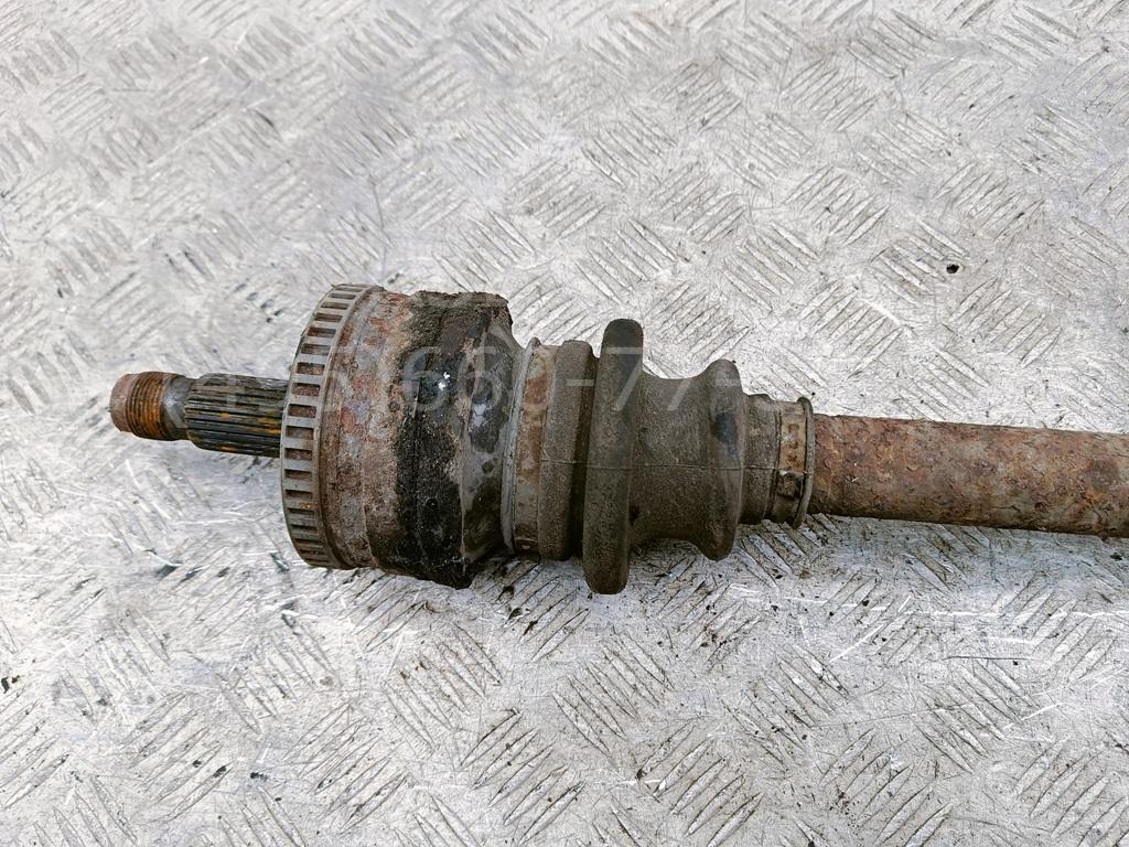 Полуось задняя