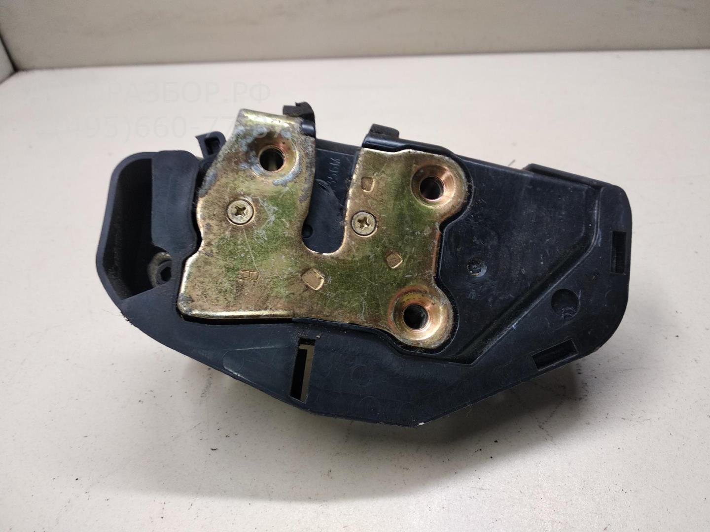 Замок двери передней правой