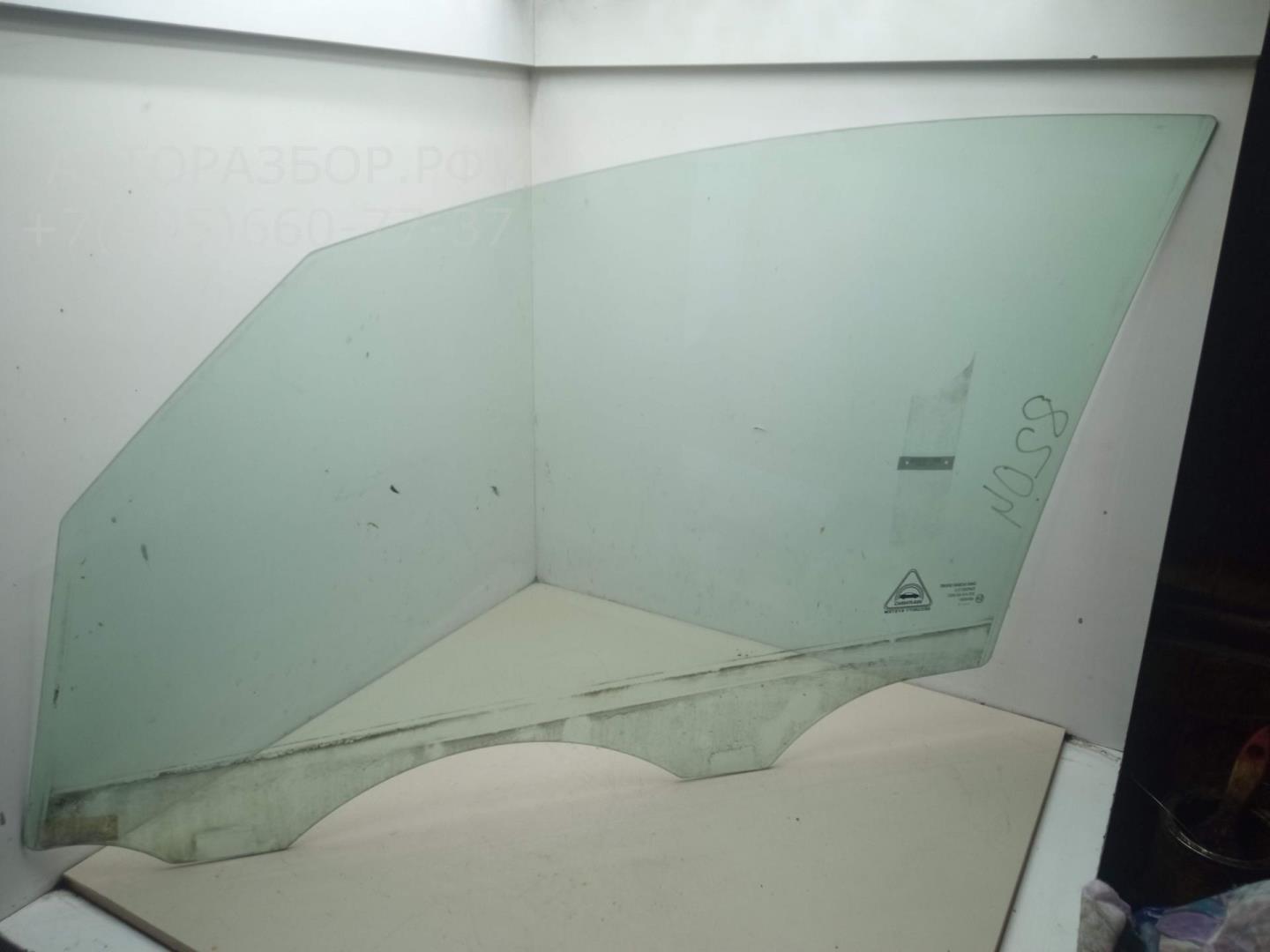 Стекло двери передней правой