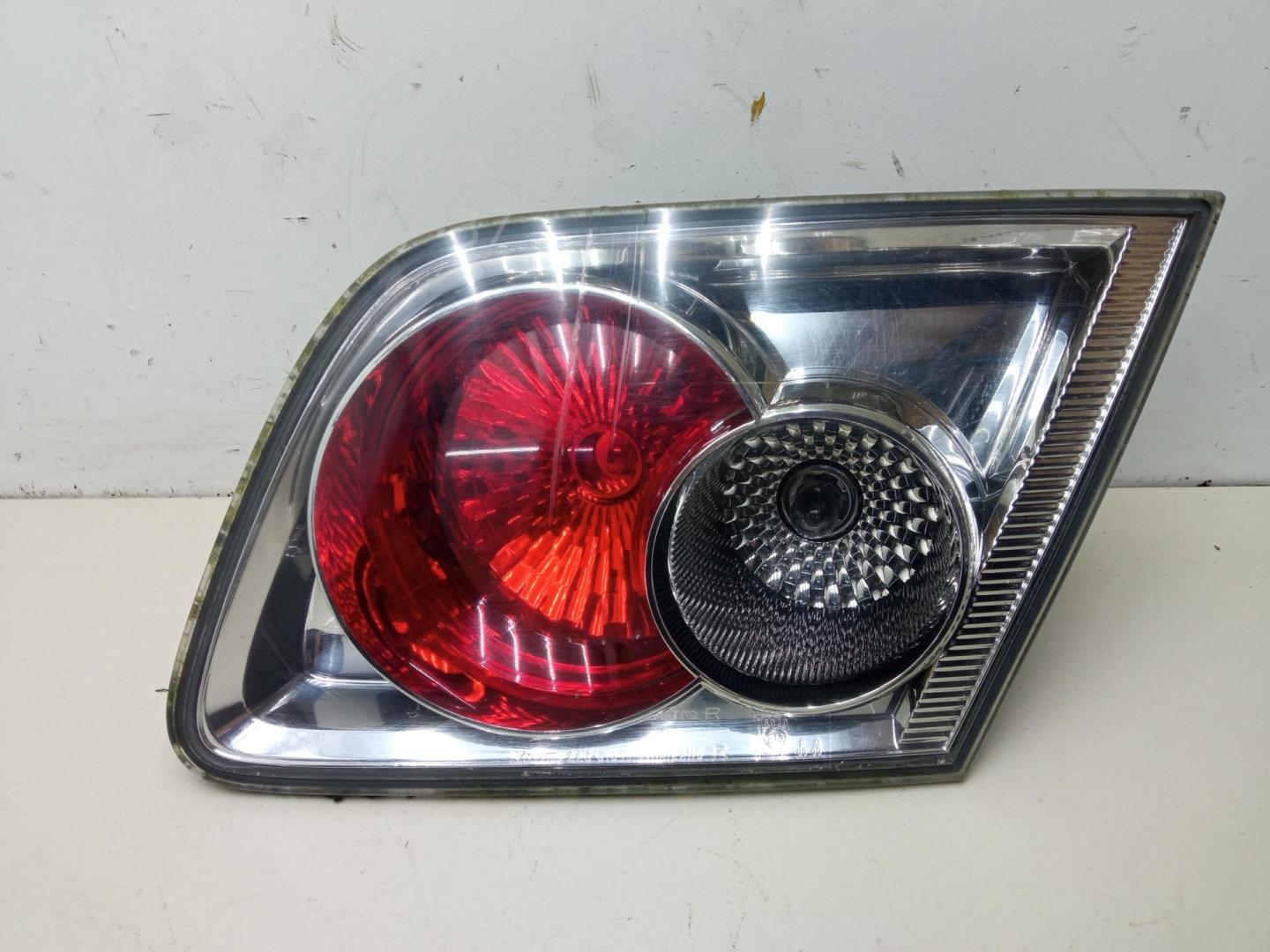 Фонарь задний внутренний правый