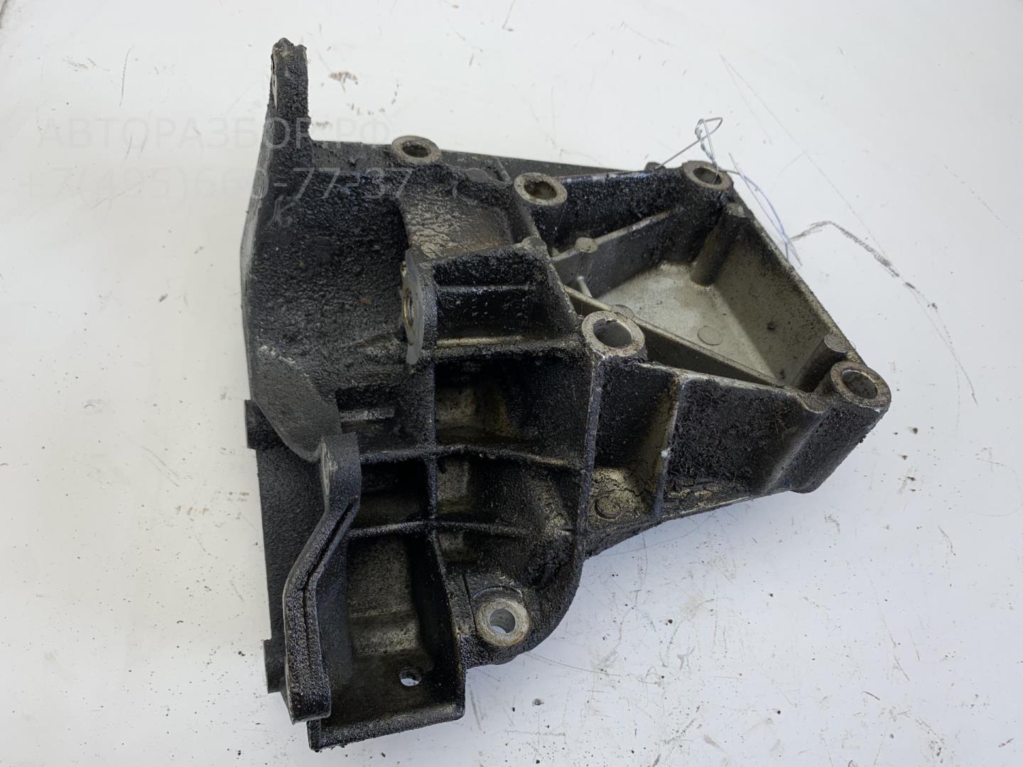 Кронштейн ГУР