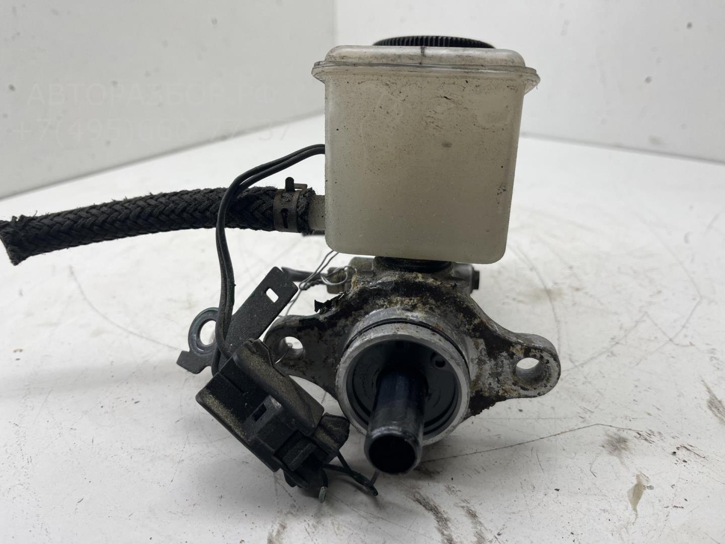 Цилиндр тормозной главный