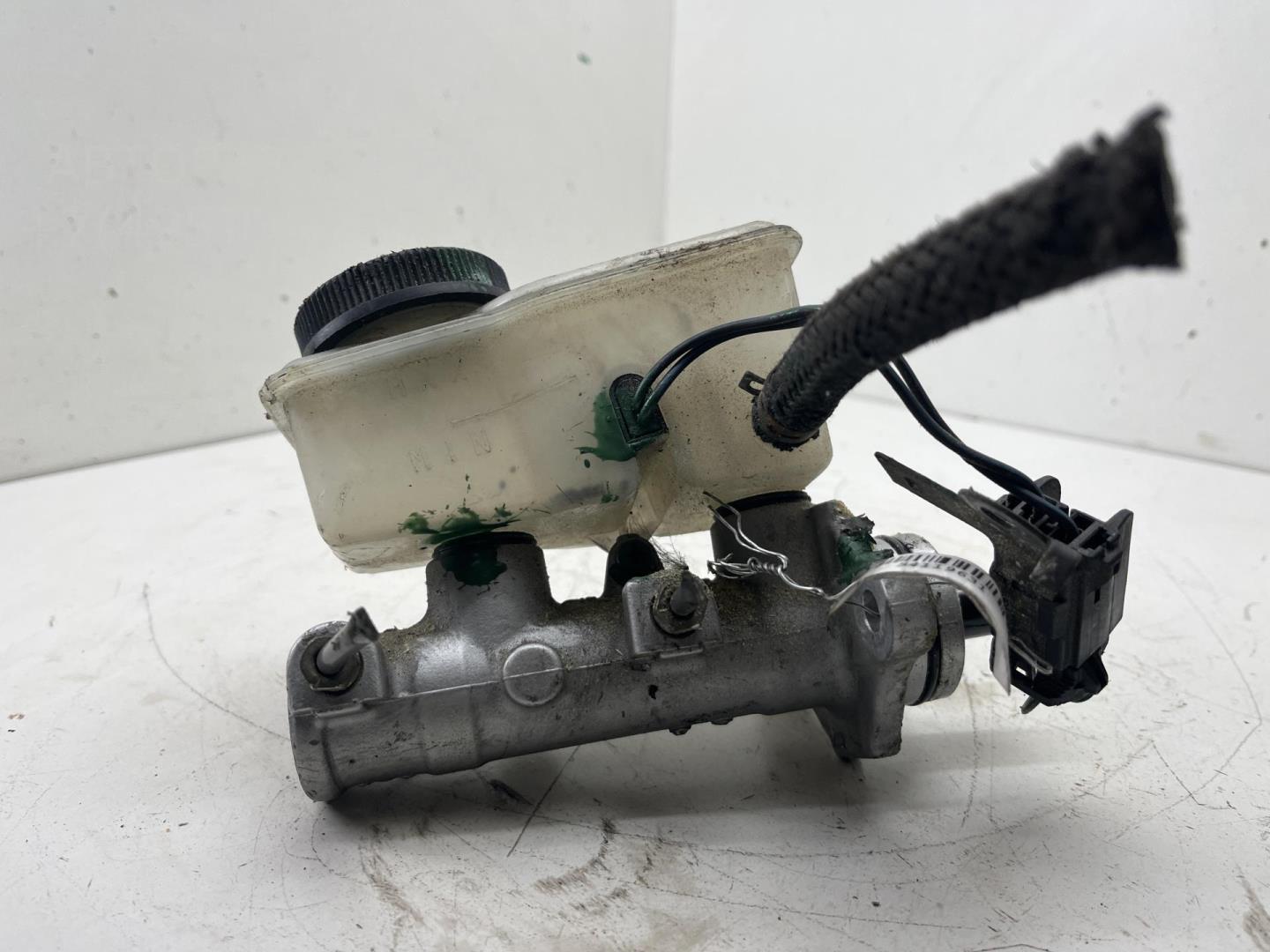 Цилиндр тормозной главный