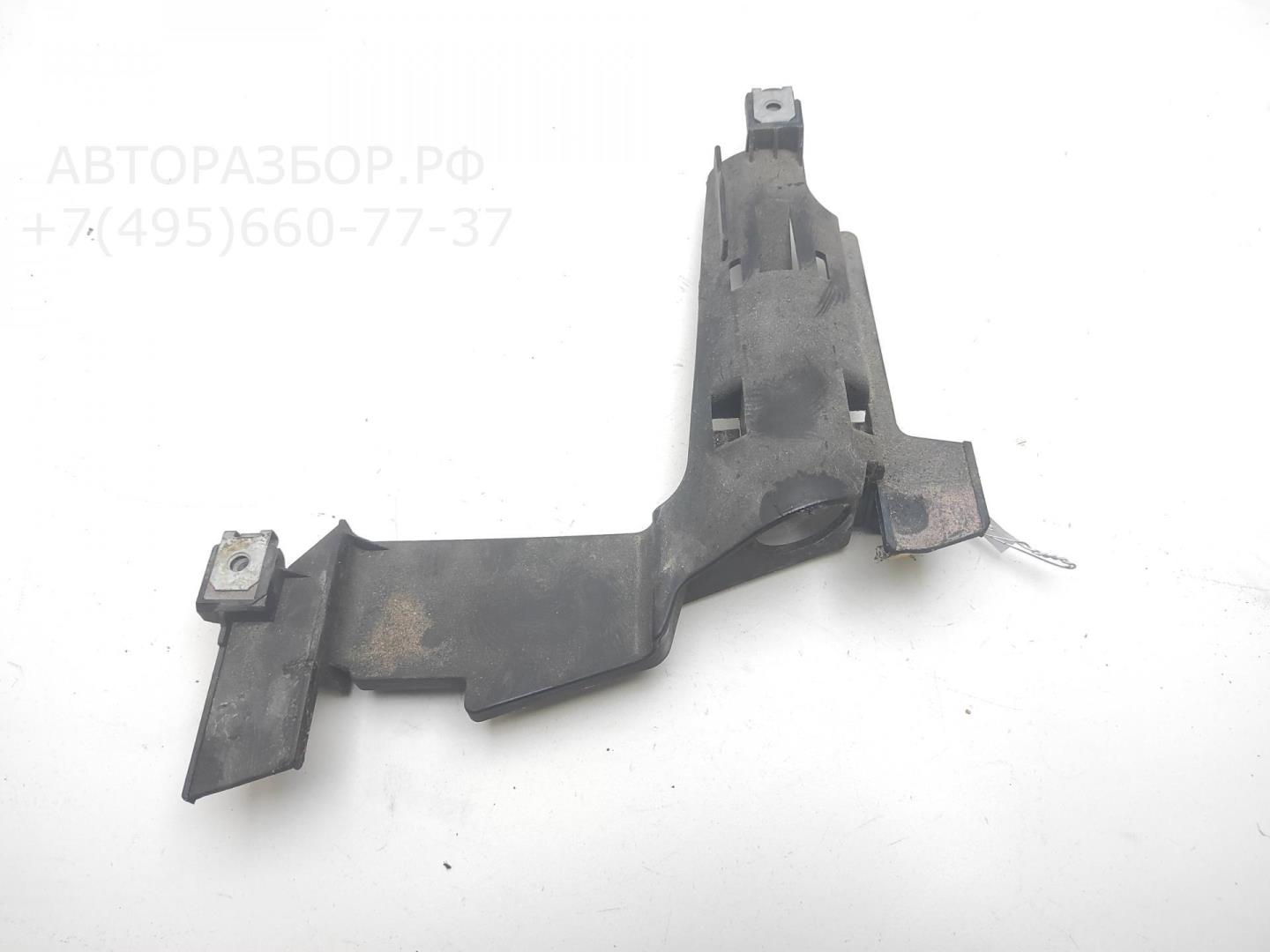 Крепеж фары