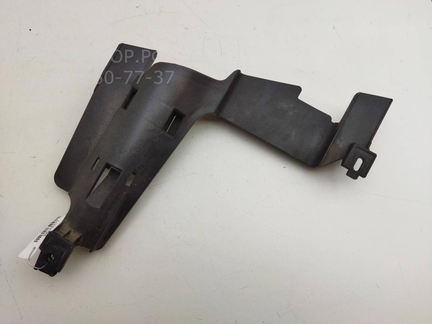 Крепеж фары