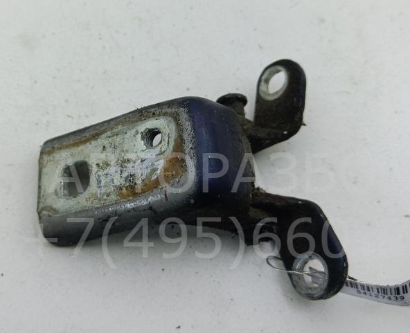 Петля двери