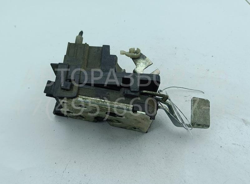 Замок двери передней левой