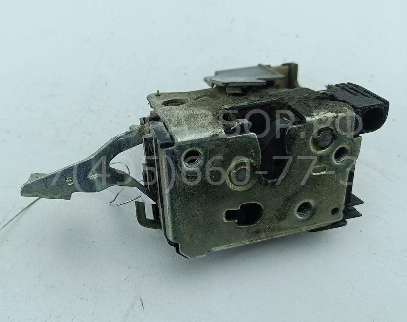 Замок двери передней левой