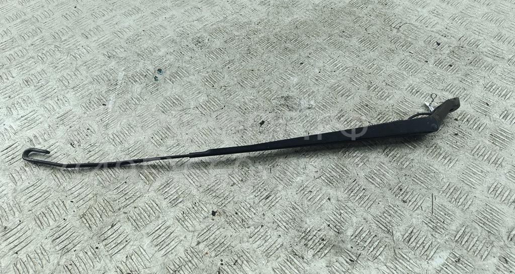 Поводок стеклоочистителя передний левый