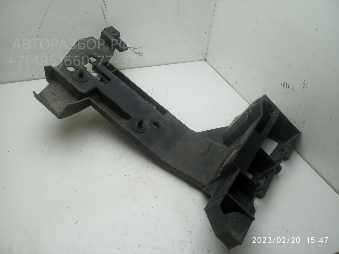Кронштейн заднего бампера правый