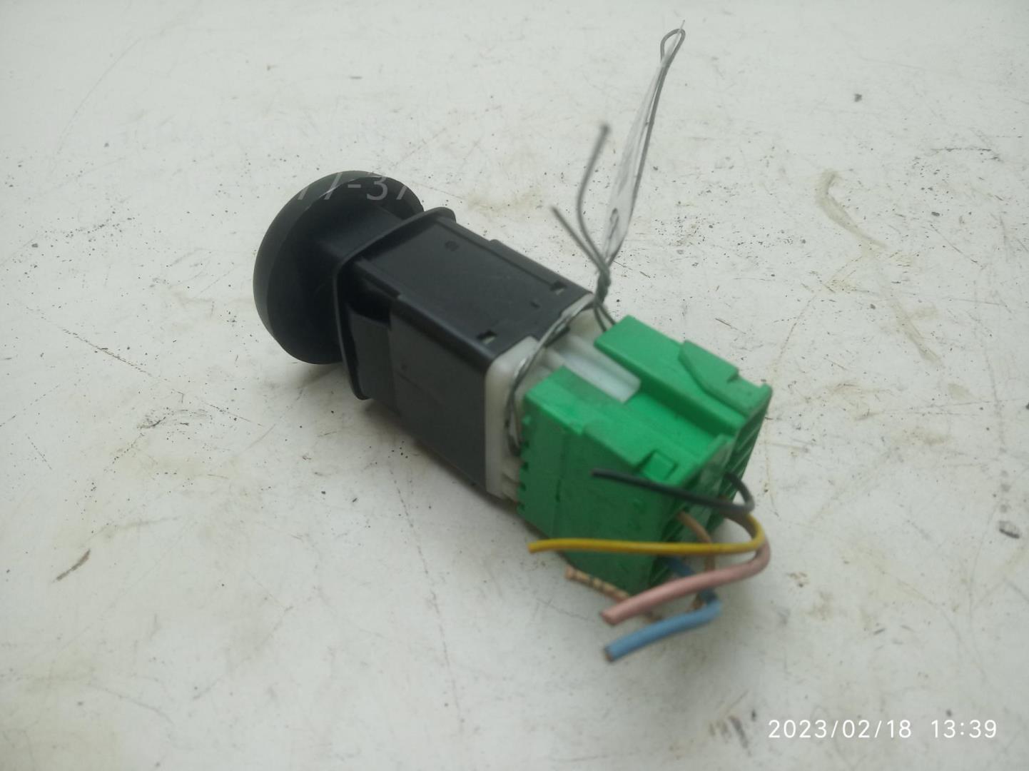 Кнопка обогрева заднего стекла для Movano A 1998-2010