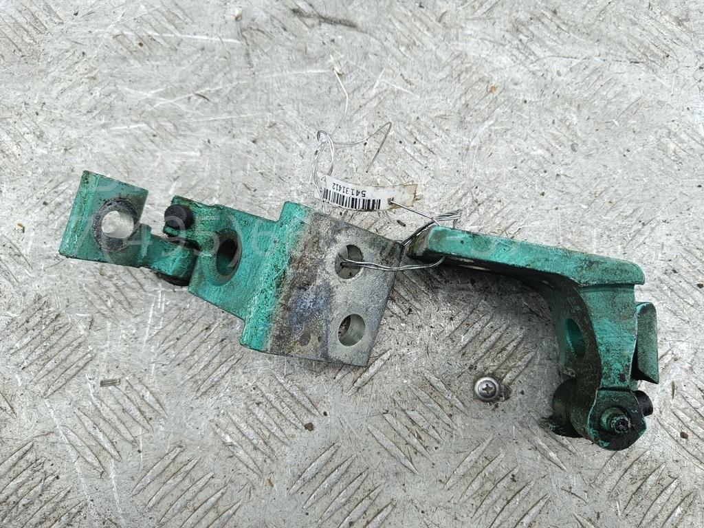 Петля двери