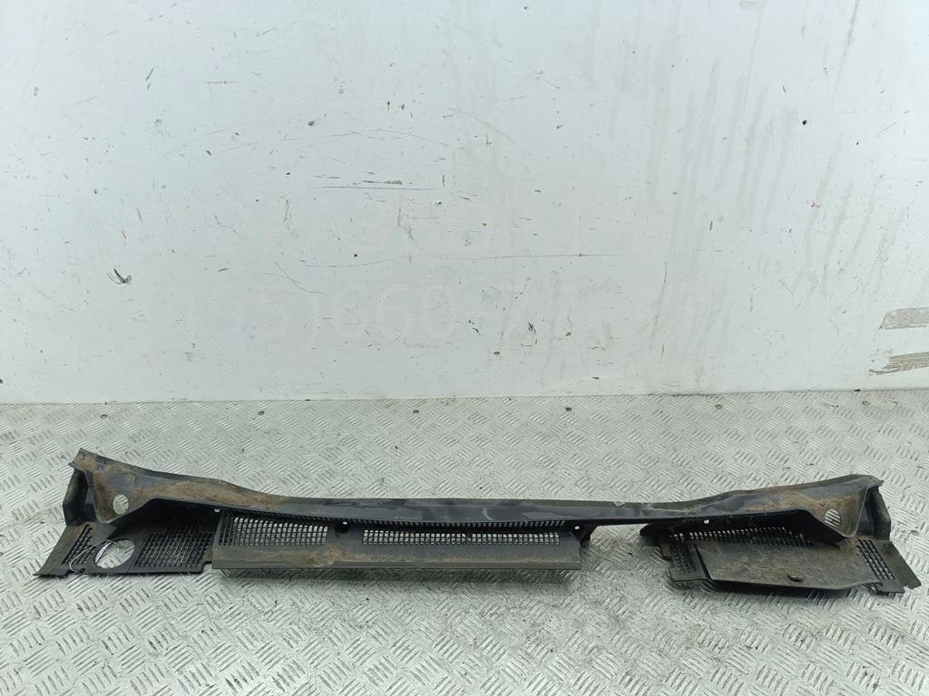 Решетка стеклоочистителей (Жабо)