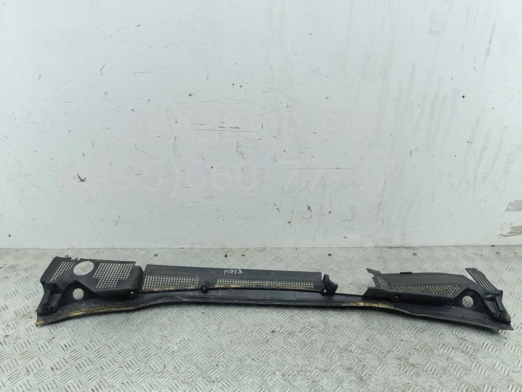 Решетка стеклоочистителей (Жабо)