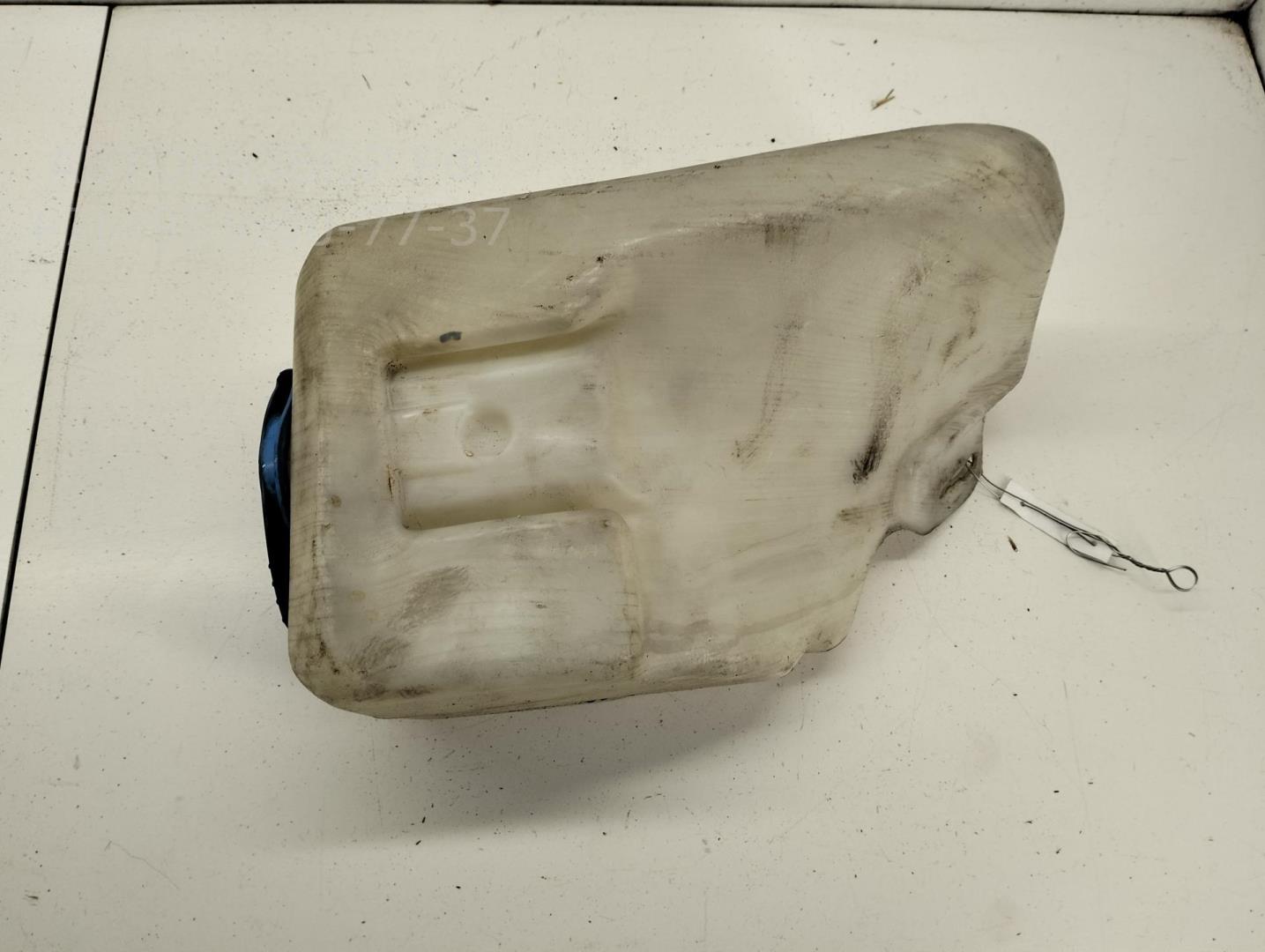 Бачок омывателя лобового стекла