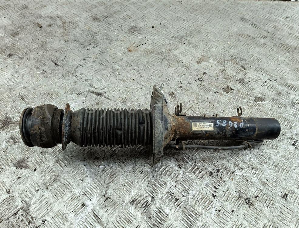 Амортизатор задний правый