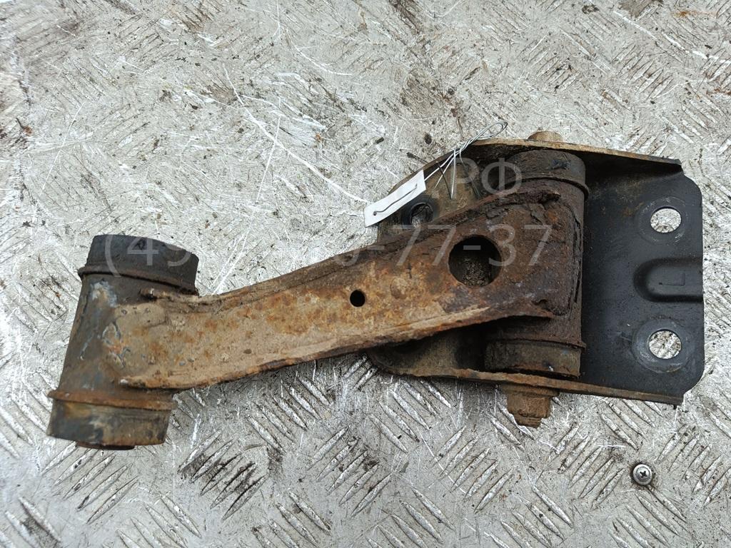 Рычаг передний левый