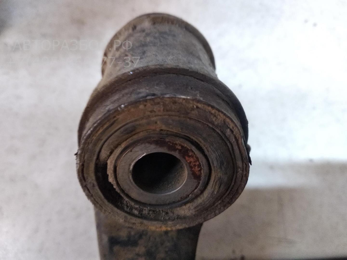 Рычаг передний правый