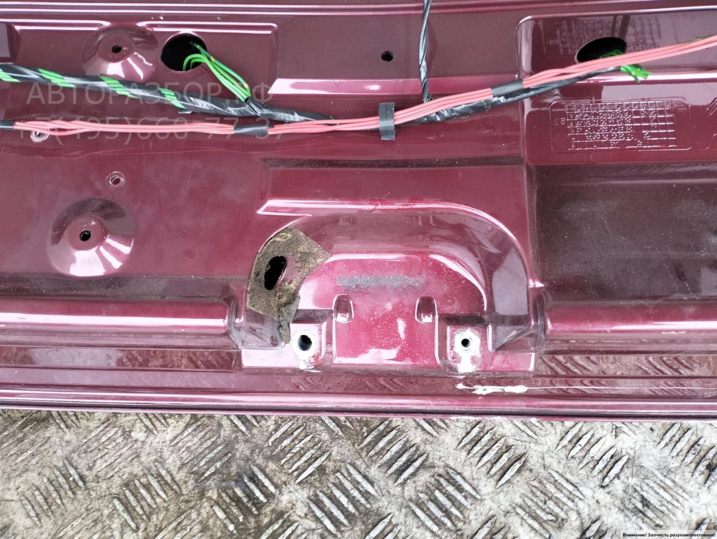 Дверь багажника