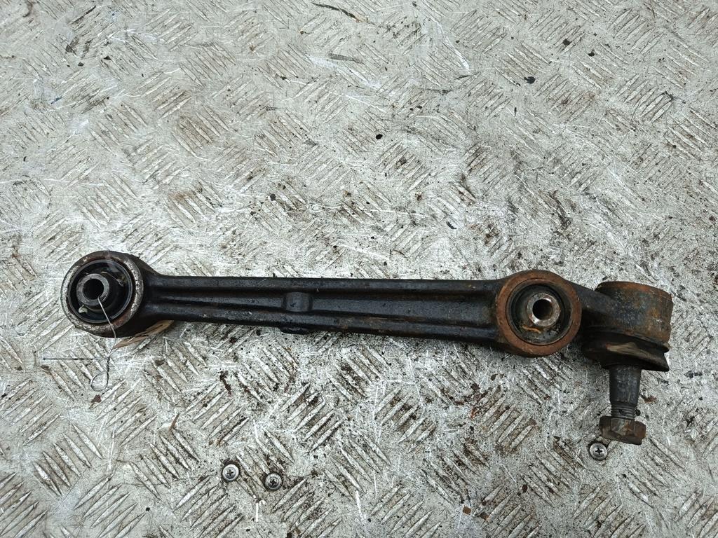Рычаг передний левый