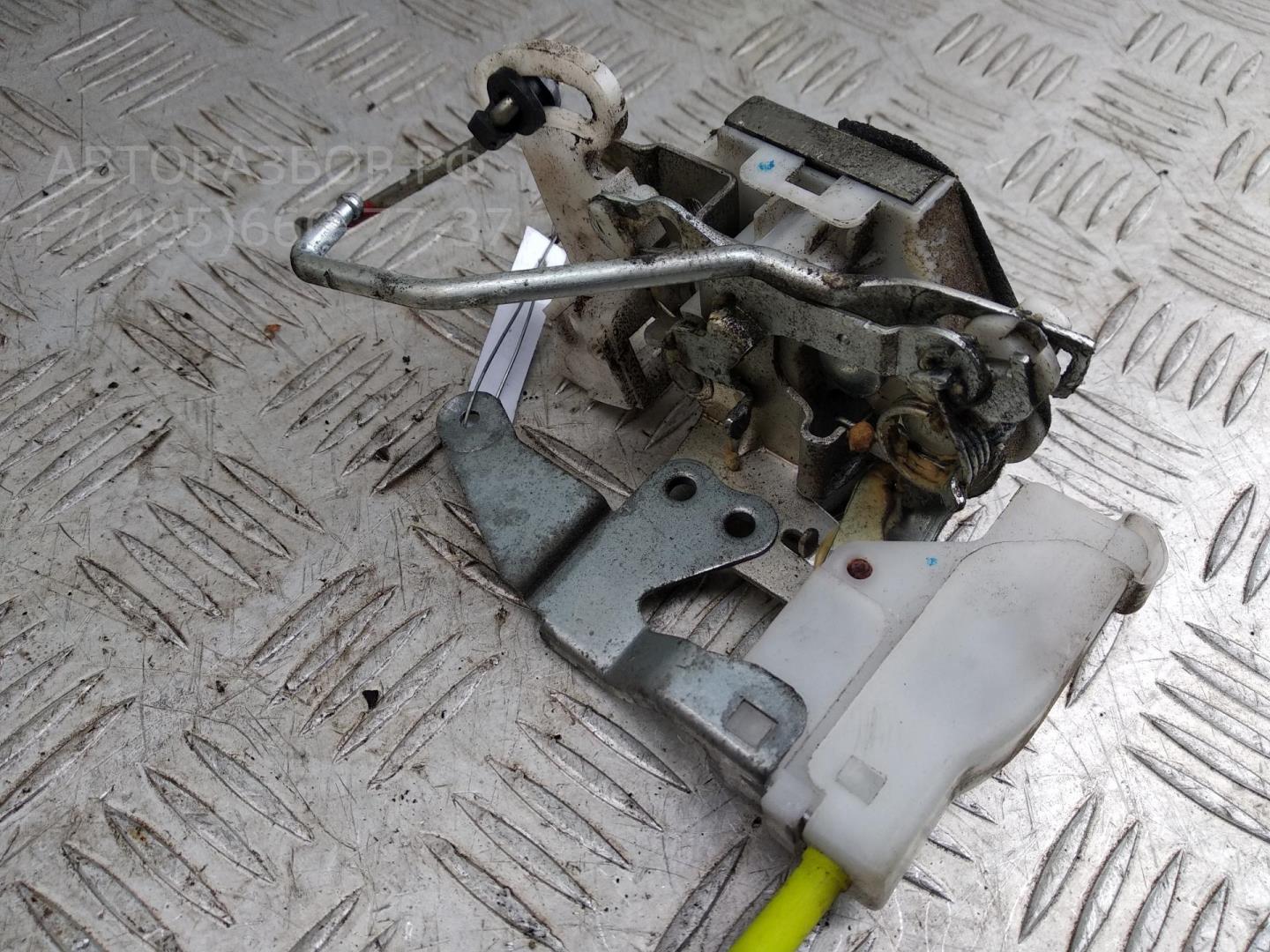 Замок двери передней правой