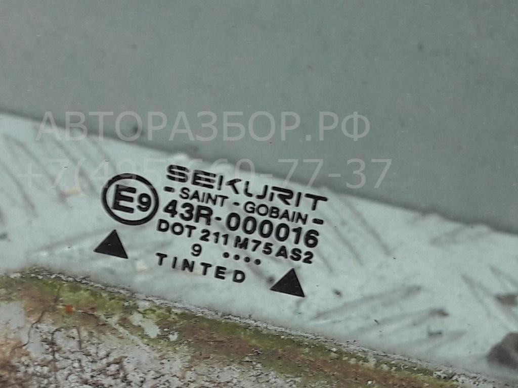 Стекло двери передней правой