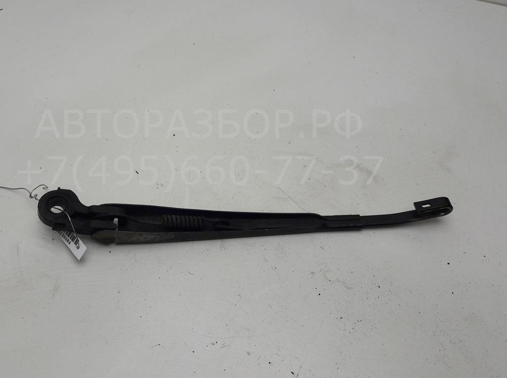 Поводок стеклоочистителя заднего