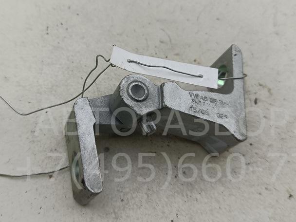 Петля двери