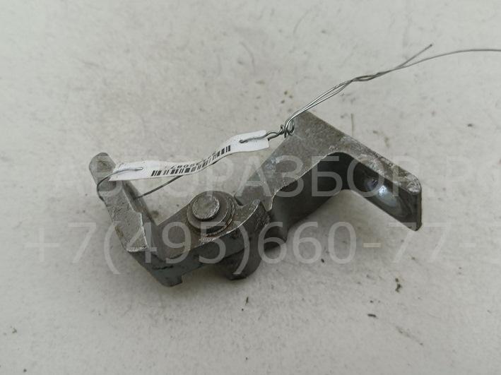 Петля двери