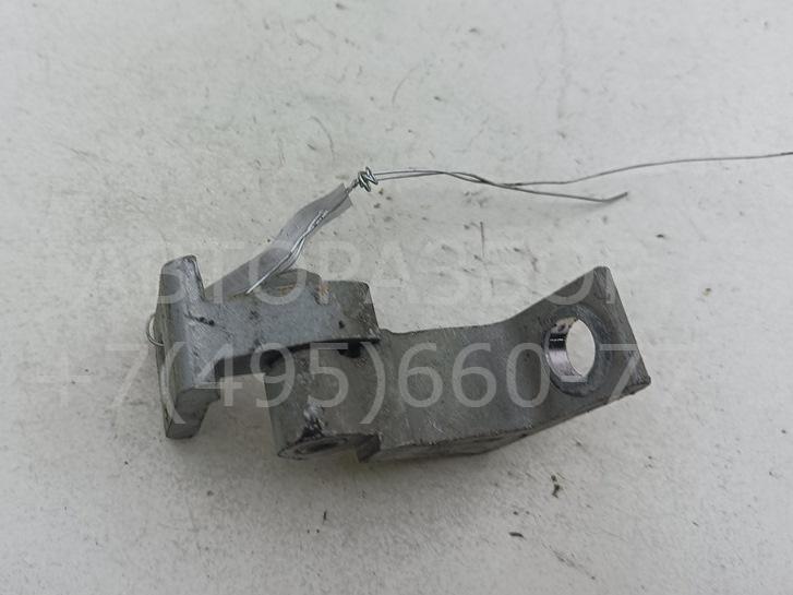 Петля двери