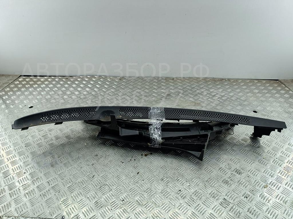 Решетка стеклоочистителей (Жабо)