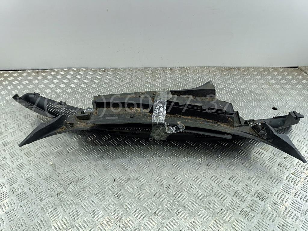 Решетка стеклоочистителей (Жабо)