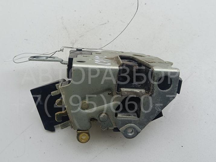 Замок двери передней правой