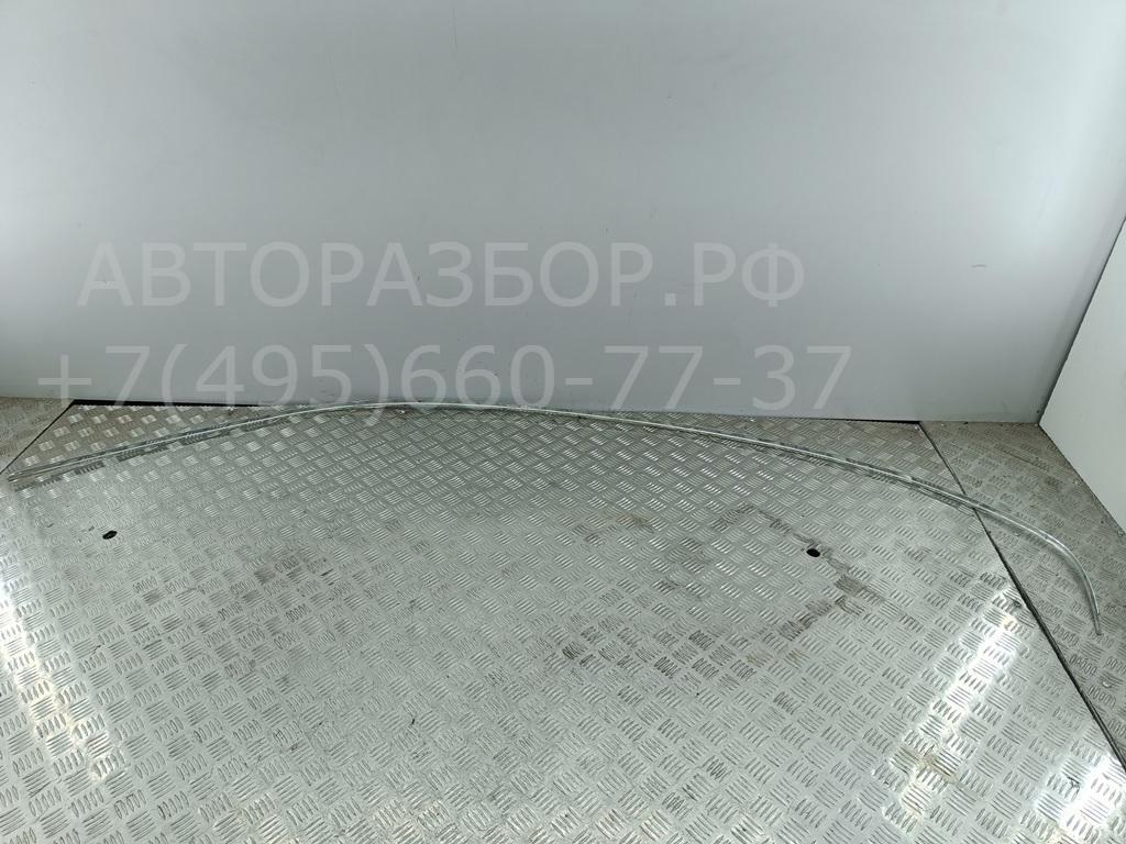 Молдинг двери передней левой