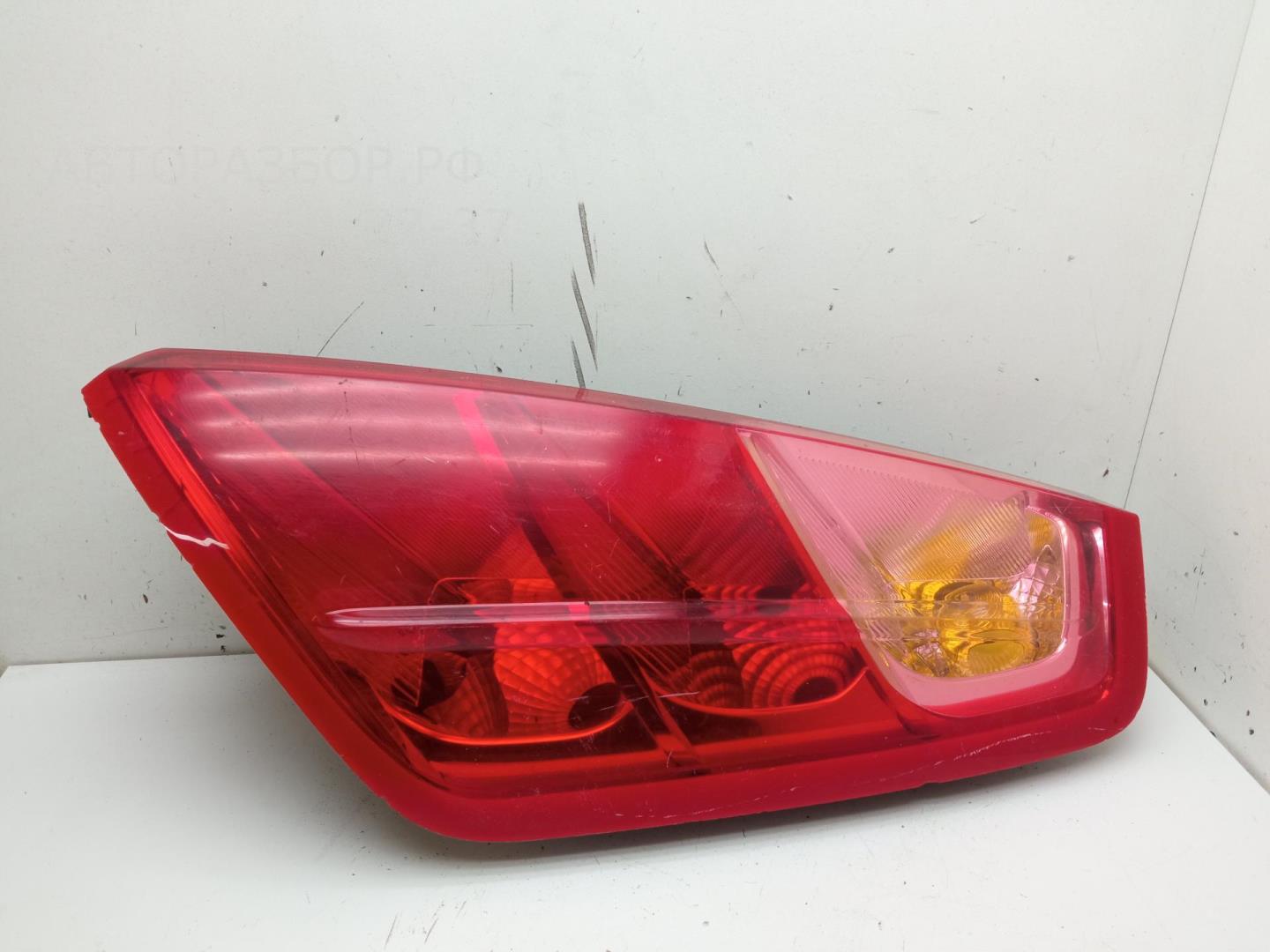 Фонарь задний правый