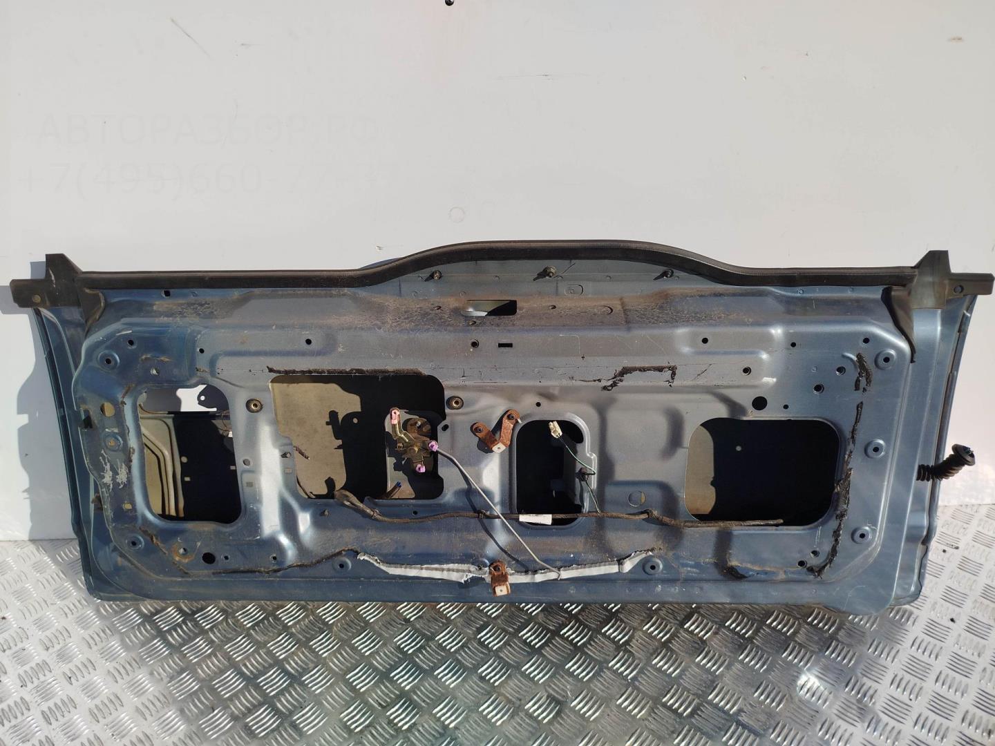 Дверь багажника