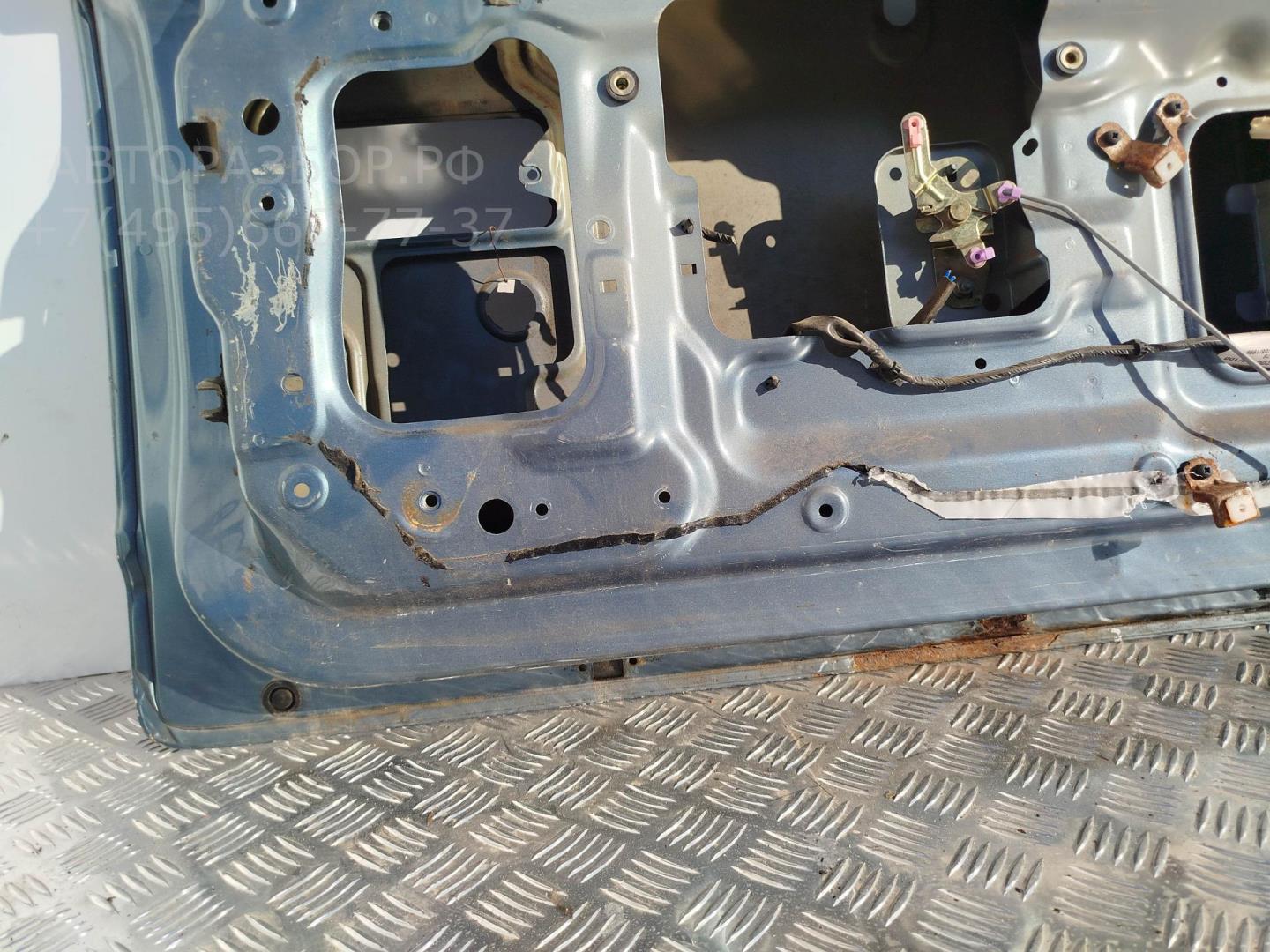 Дверь багажника