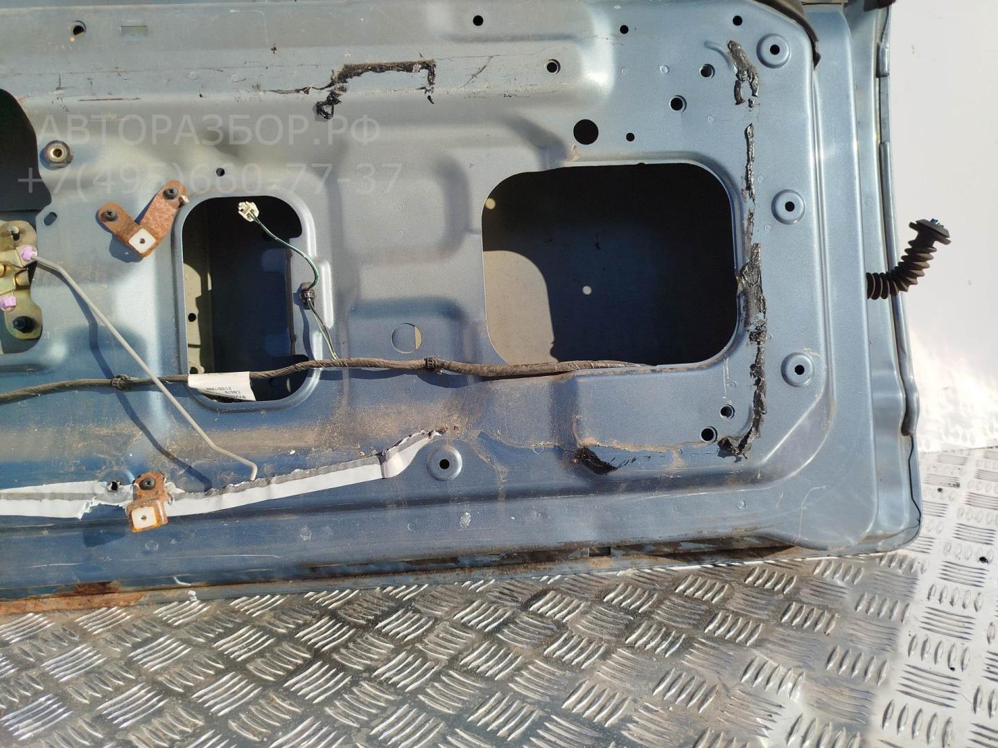 Дверь багажника