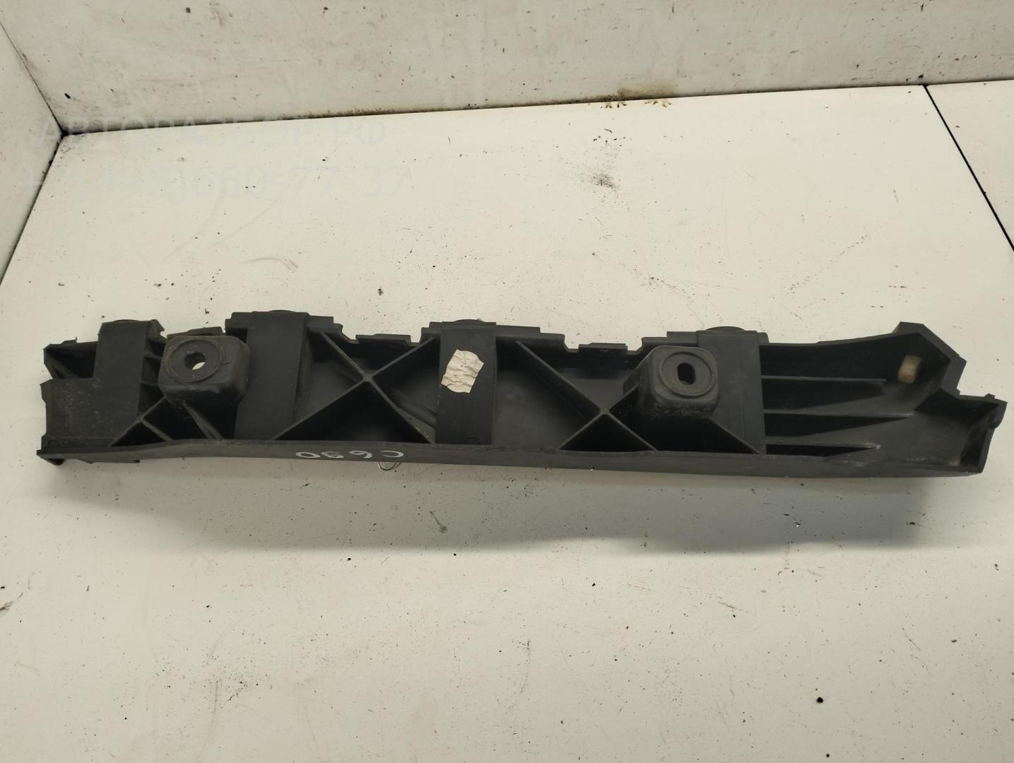 Кронштейн заднего бампера