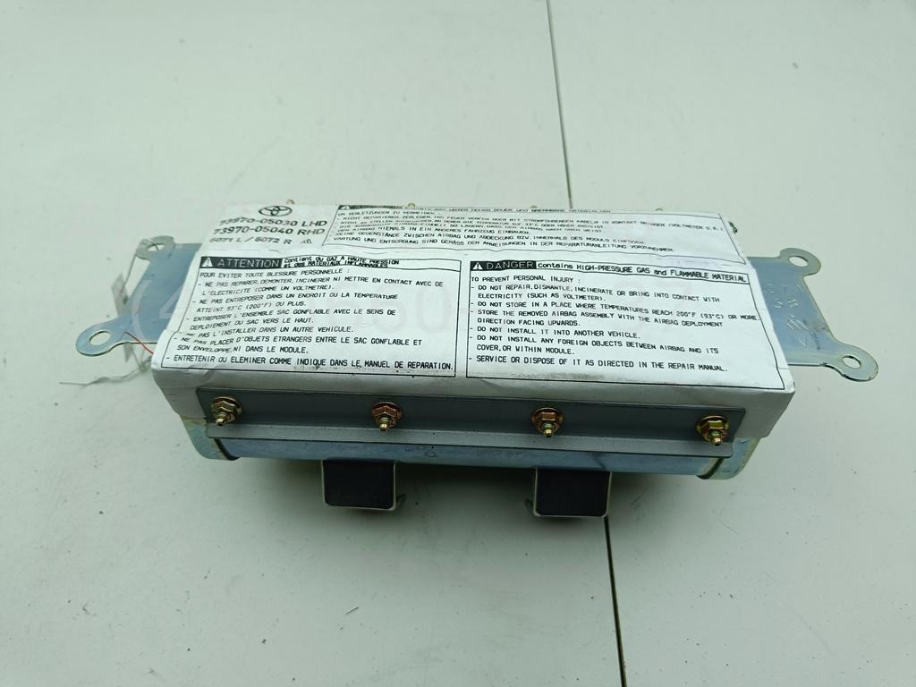 Подушка безопасности пассажирская (в торпедо)